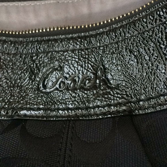 Coach Signature Hobo - Picture 5 of 5
